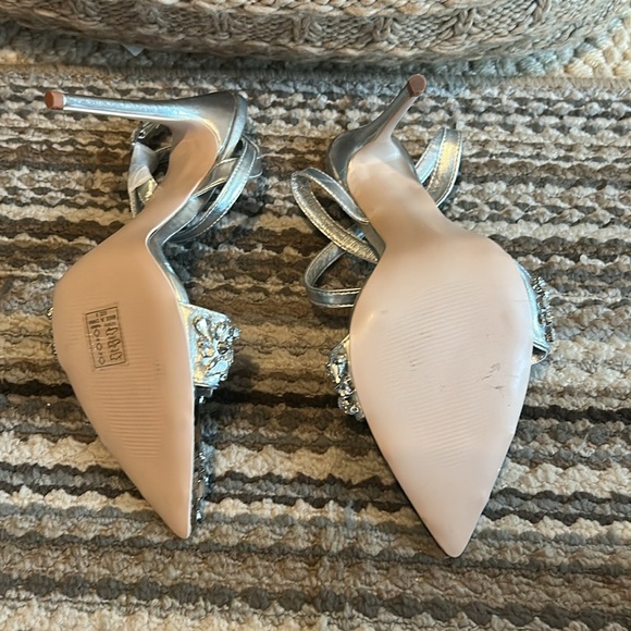 Elegant Silver Strappy Heels with Crystal Embellishments - Picture 4 of 4